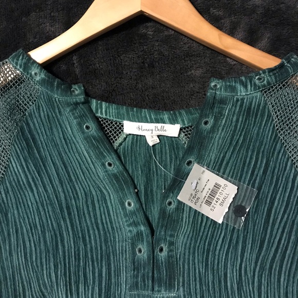 Buckle Honey Belle crinkle henley top, mesh inserts NWOT - Picture 2 of 8
